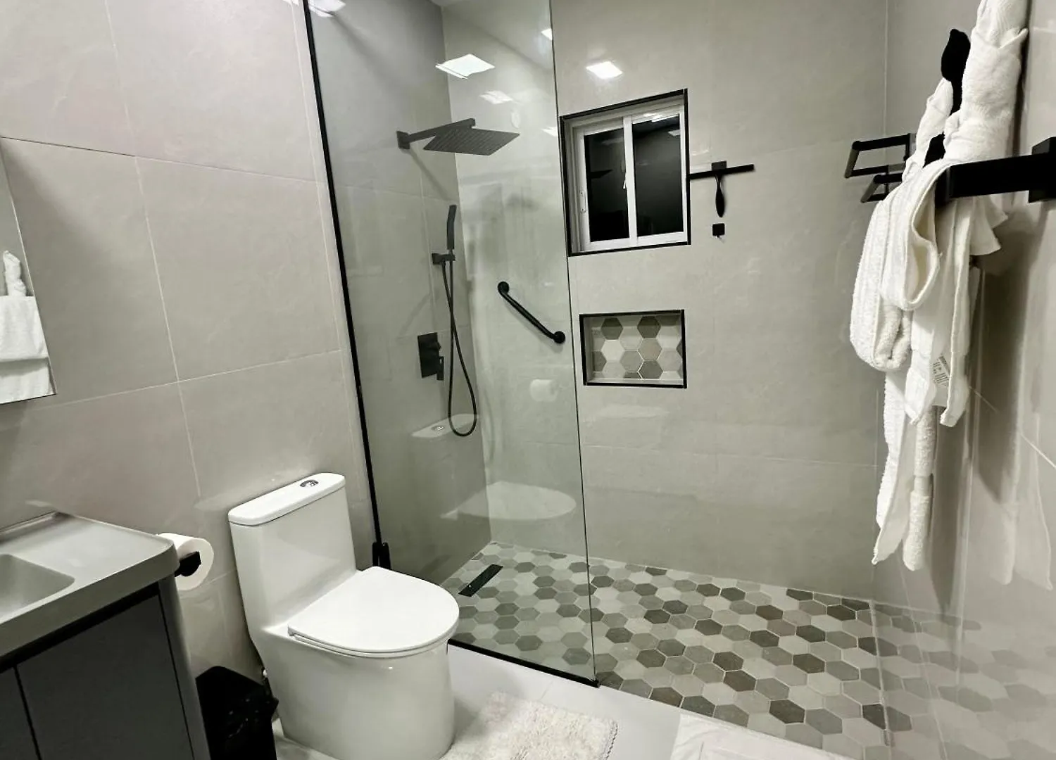 Wymering Suite - Modern 2Br Suite In New קינגסטון 0*,